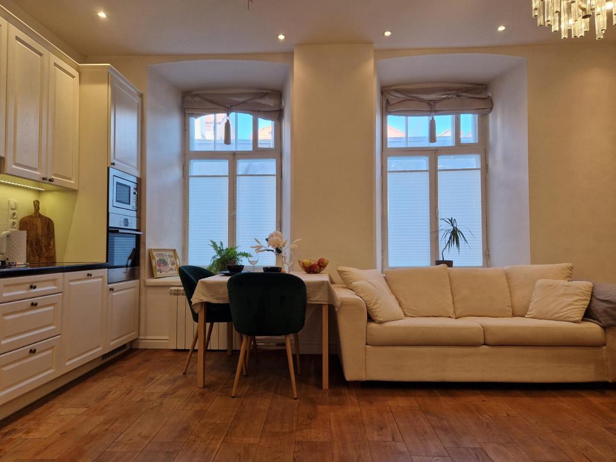 Lovely Apartment In Tallinn Old Town ภายนอก รูปภาพ